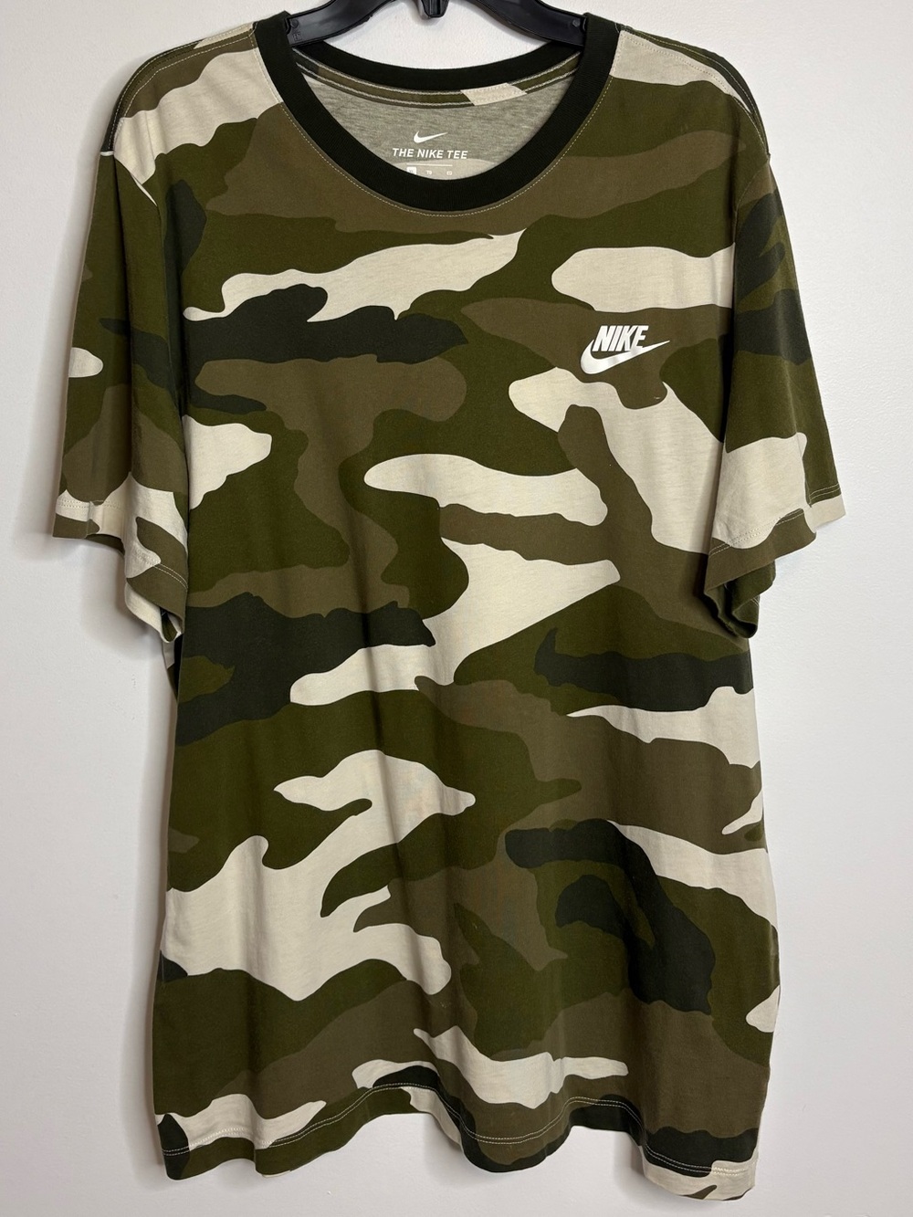 Nike Men’s Camo Short-Sleeve Tee - Olive Green/White XL